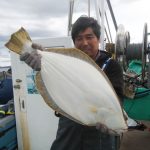 別海町の佐藤さんが釣った71cmのヒラメ