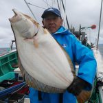 札幌市の山田さんが83cm,7.3kgのヒラメ