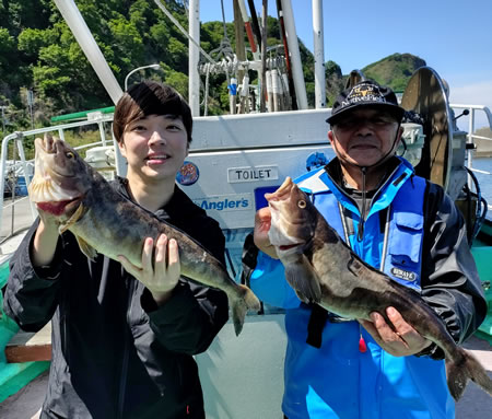 左は大鹿さん55cm、右は菊池さん56cm