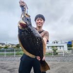 安達さんのヒラメ80.5cm,5.05kg